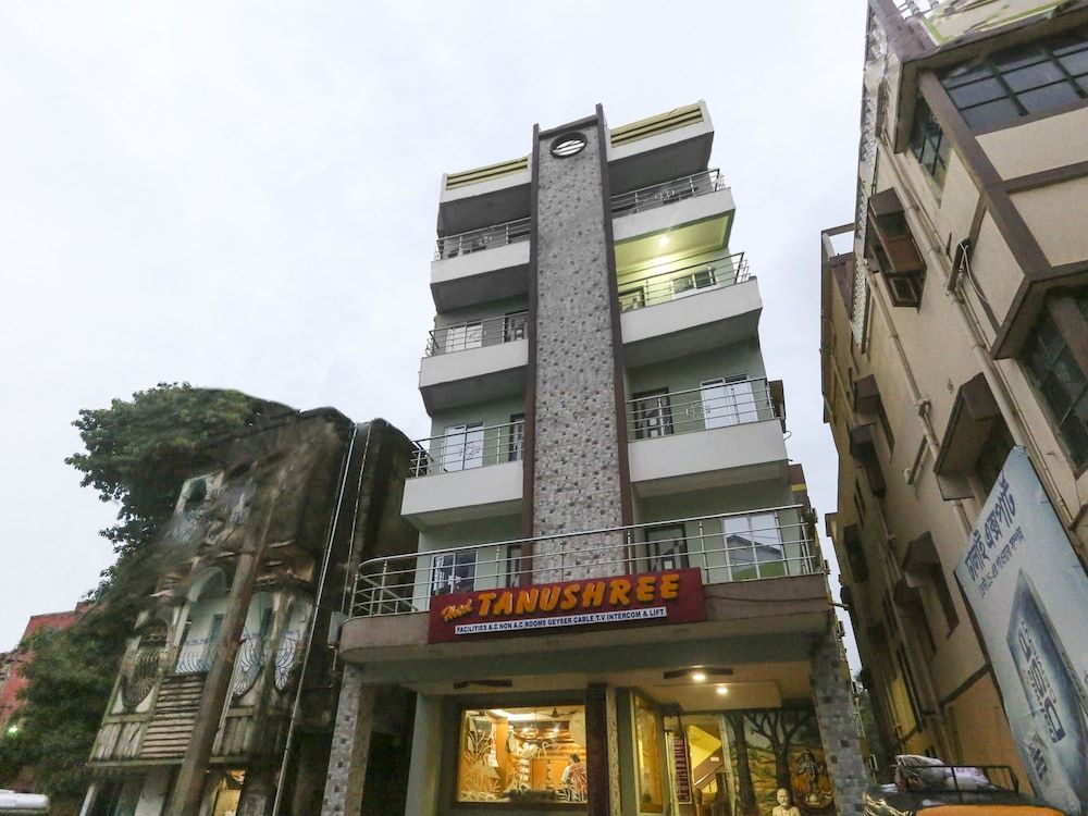 undefined OYO 60609 Hotel Tanushree 2