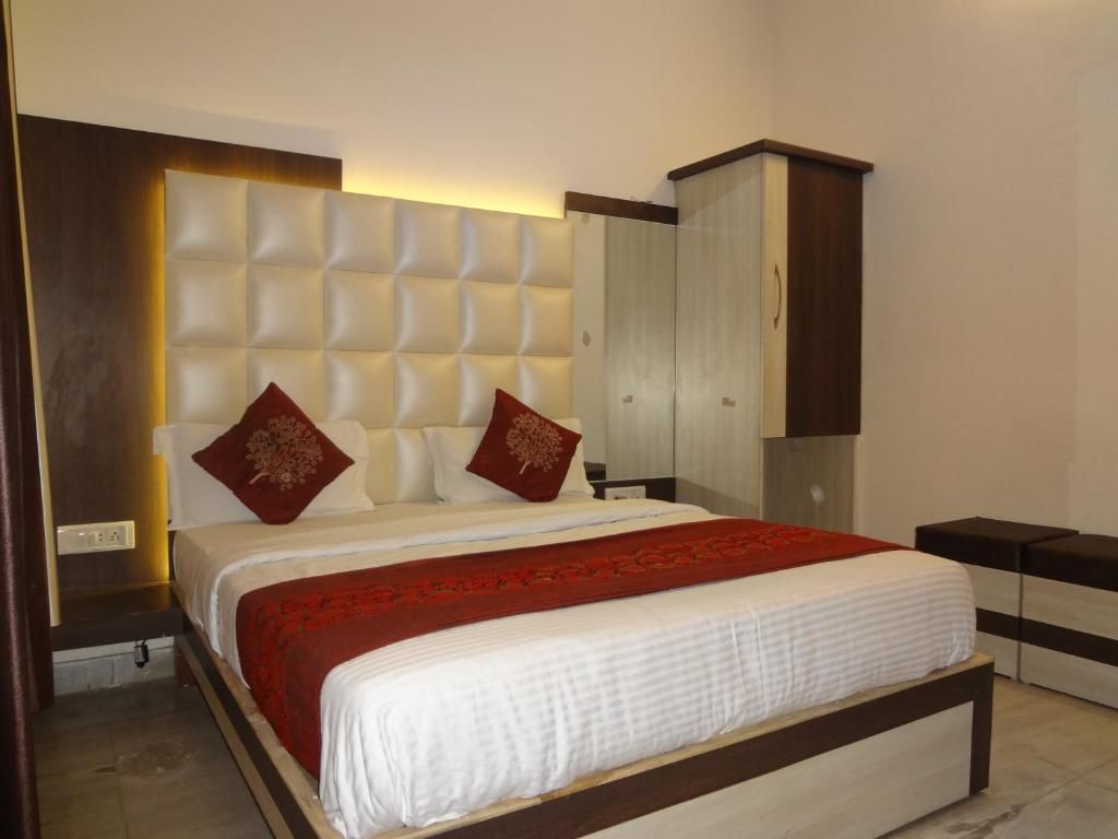 Hotel Mahima Premium Room 3
