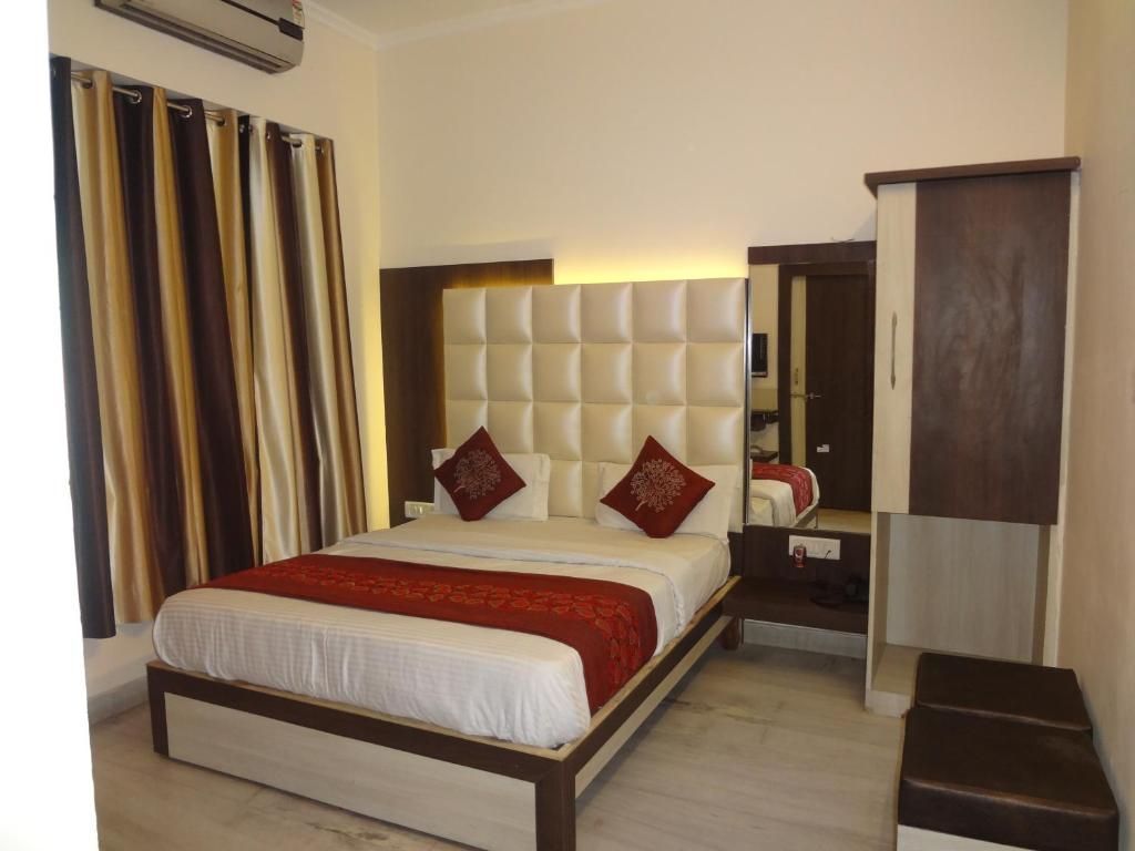 Hotel Mahima Premium Room 5