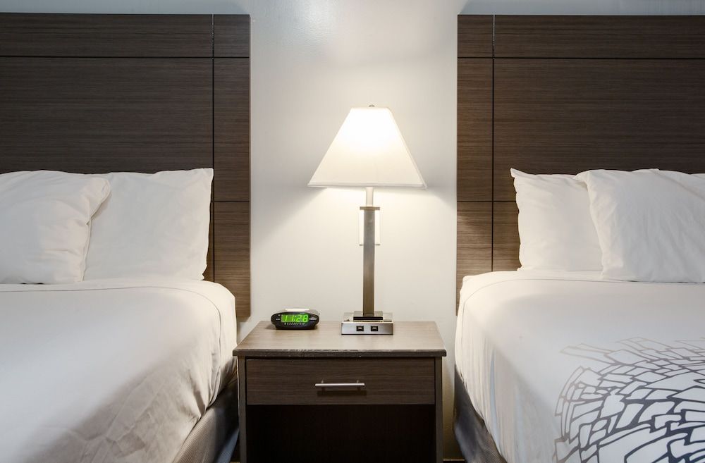 Star Hotel Route 66 Grand Canyon Room, 2 Queen Beds, Non Smoking, Refrigerator & Microwave 4