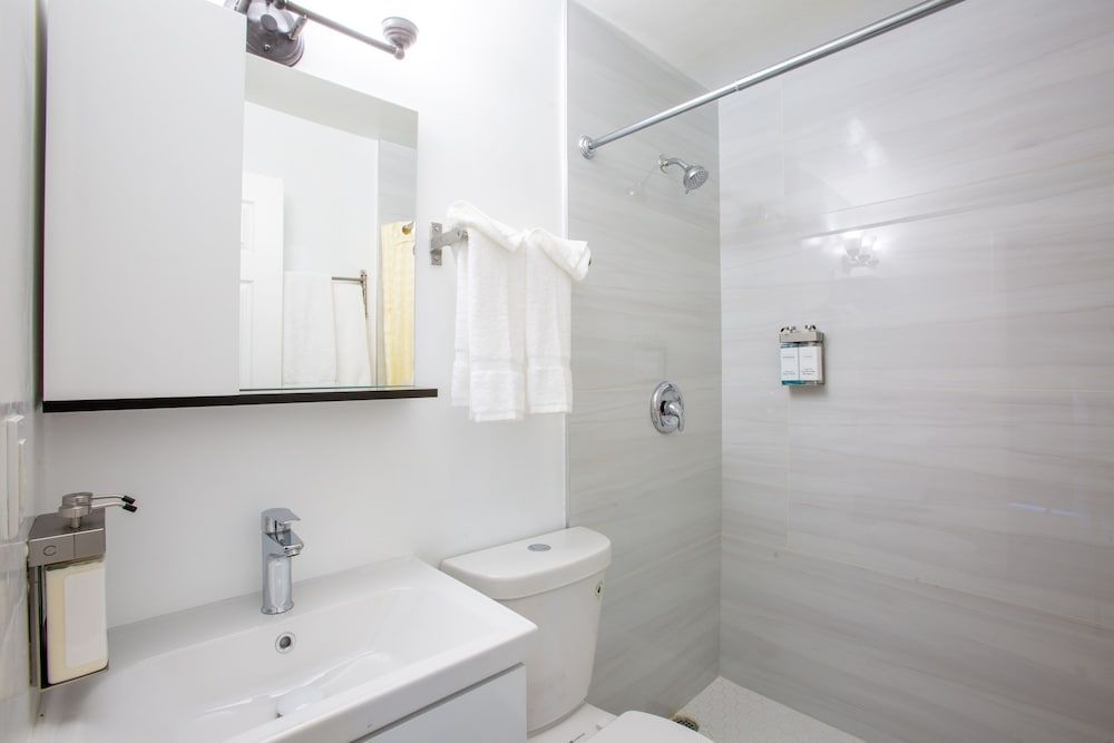 Star Hotel Route 66 Grand Canyon Room, 2 Queen Beds, Non Smoking, Refrigerator & Microwave 6