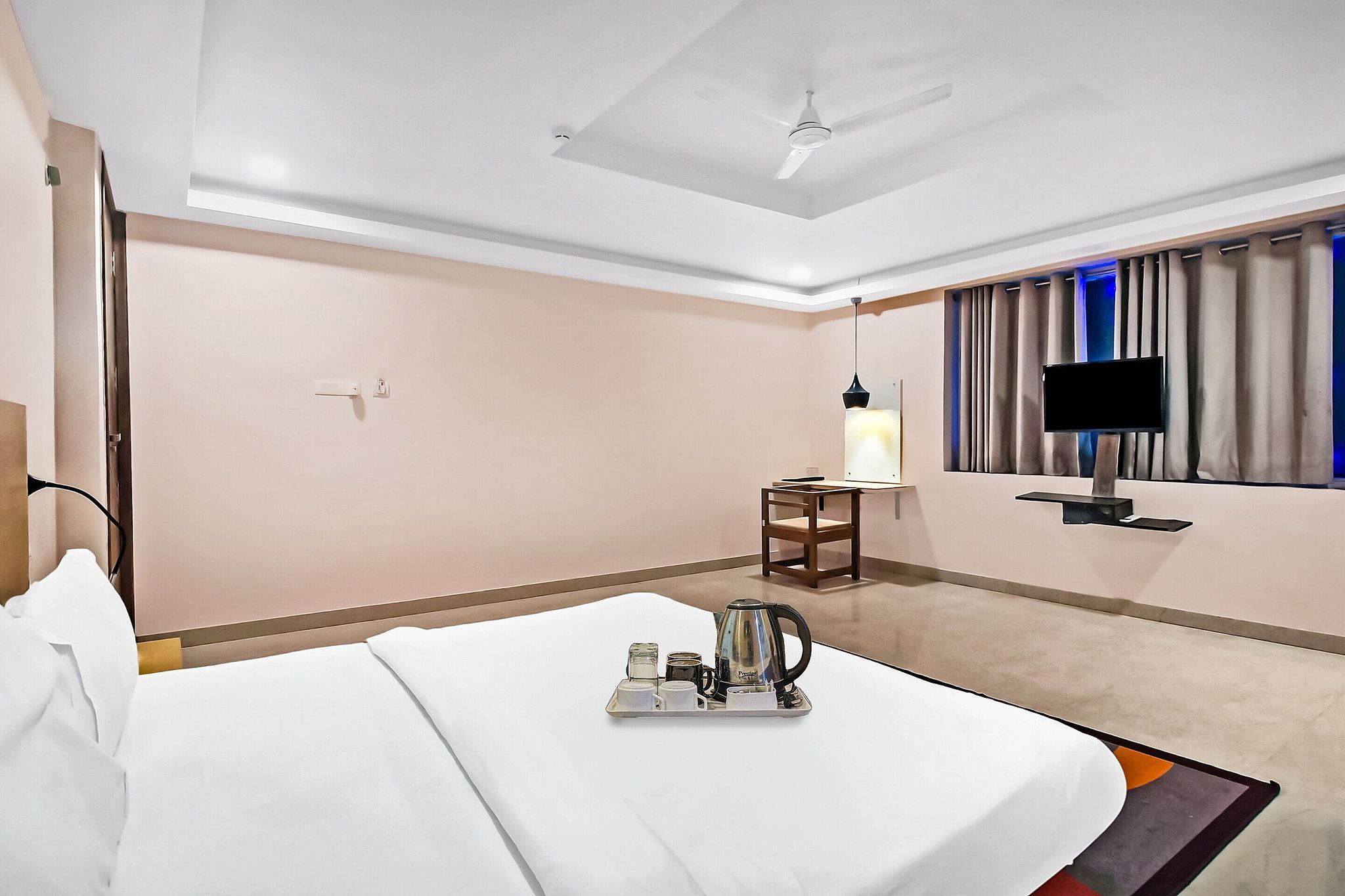 Super Townhouse Viraj Khand Formerly Veridian Inn Classic Room 4
