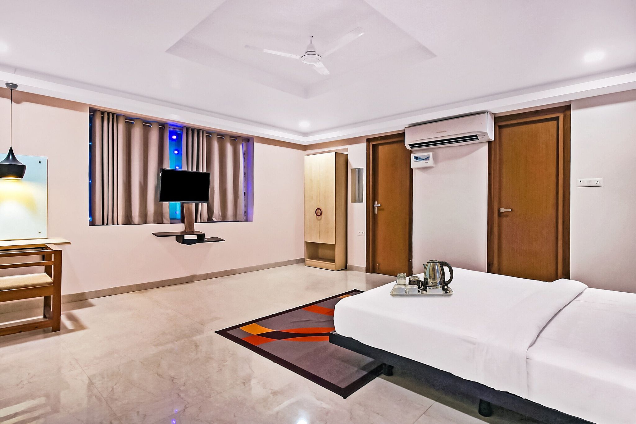Super Townhouse Viraj Khand Formerly Veridian Inn Classic Room 13