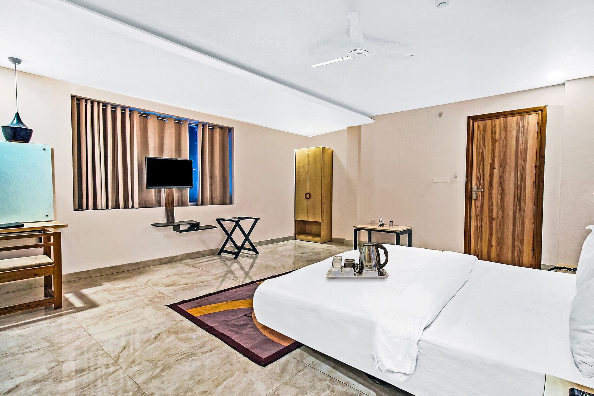 Super Townhouse Viraj Khand Formerly Veridian Inn Classic Room 5