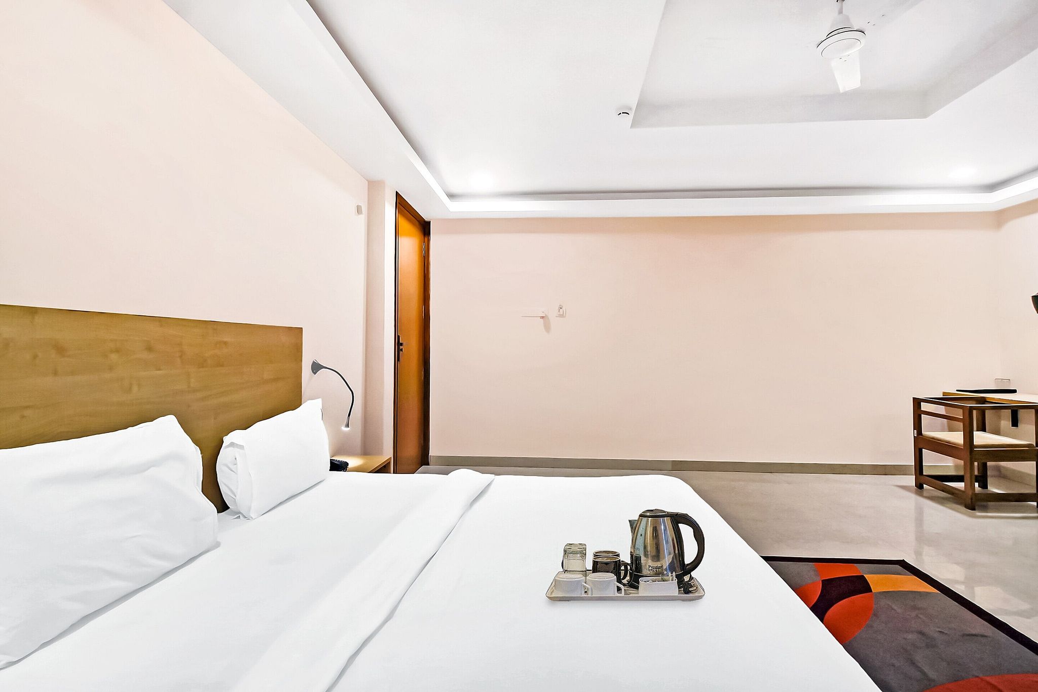 Super Townhouse Viraj Khand Formerly Veridian Inn Classic Room 9