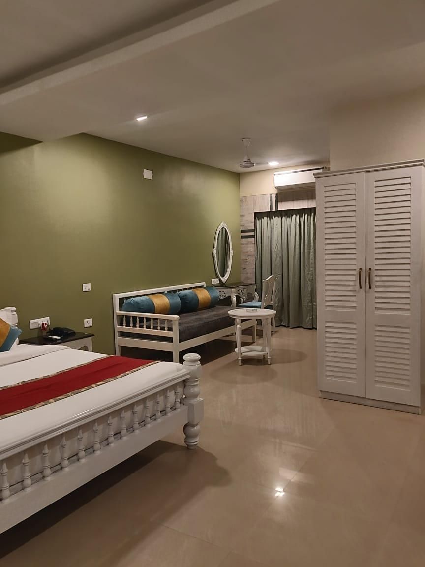 Royal Room