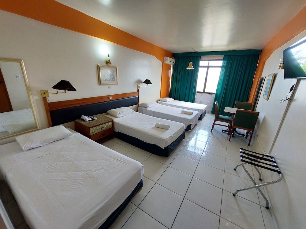 Taj Mahal Continental Hotel Standard Quadruple Room 3