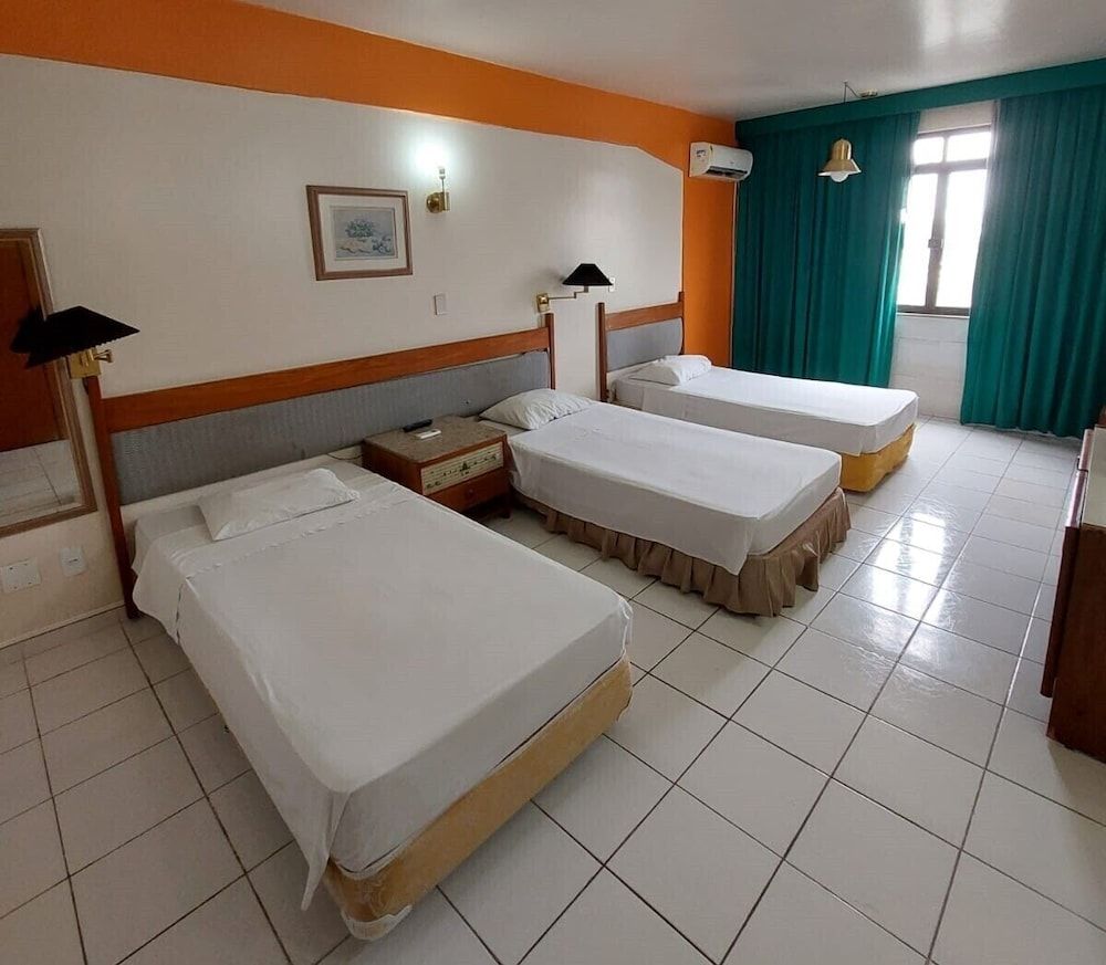 Taj Mahal Continental Hotel Standard Triple Room 6