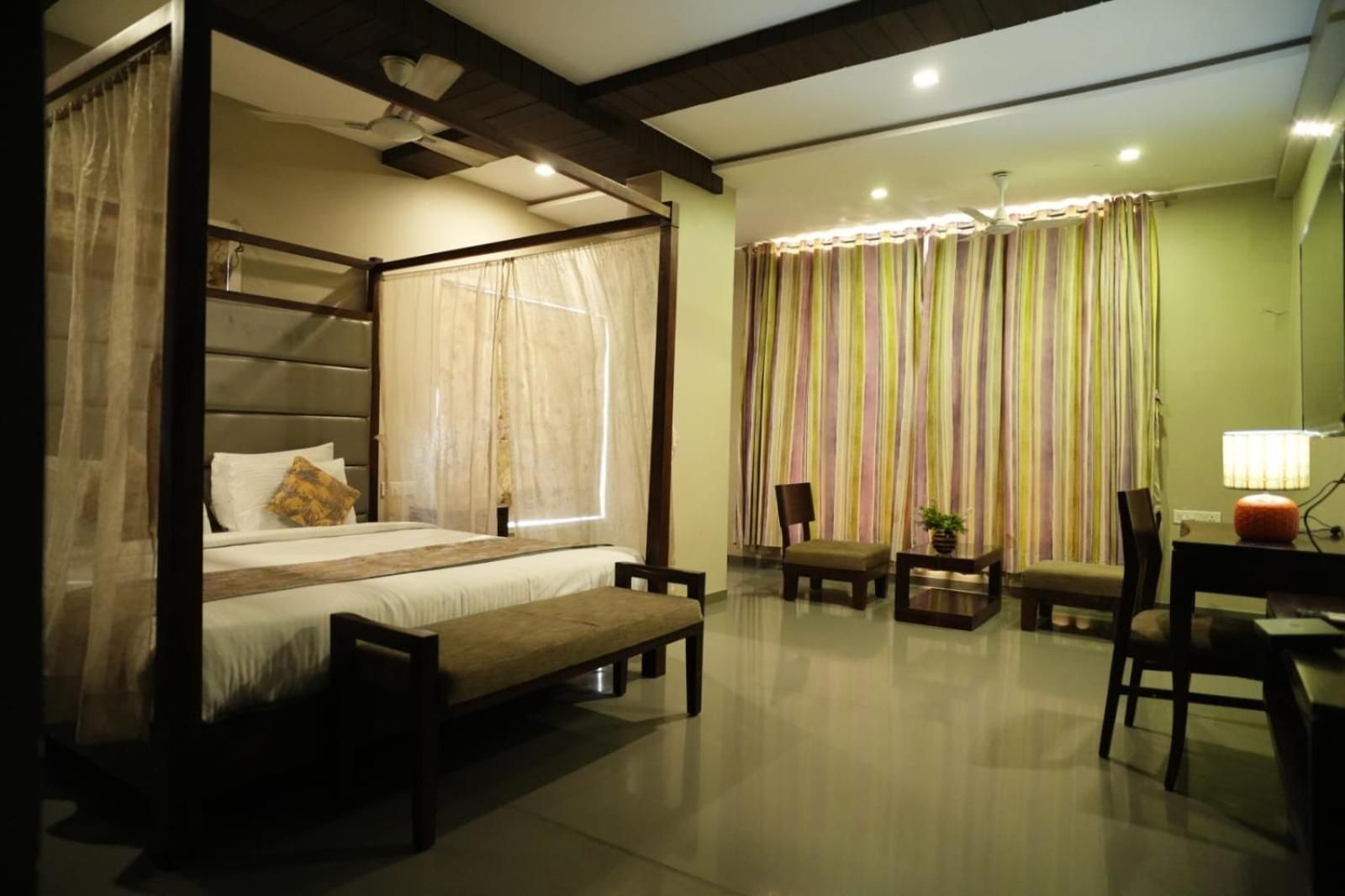 Hotel Grandeur Suite Room 7