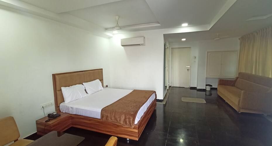 Hotel Amarawathi Comfort Room AC 7