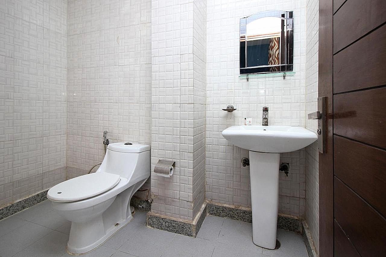 undefined Hotel Metro Star 9