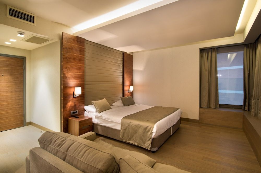 Hotel Arcadia Blue Istanbul Standard Room Sea View 5