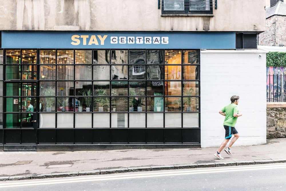 undefined Stay Central 3