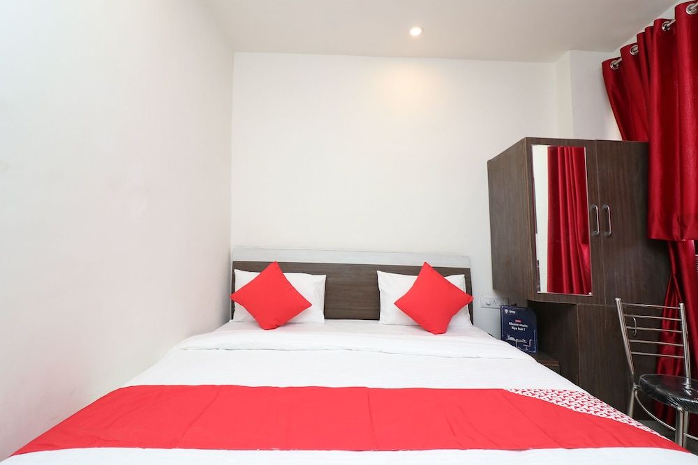 OYO 18848 Paradise Inn Double or Twin Room 6