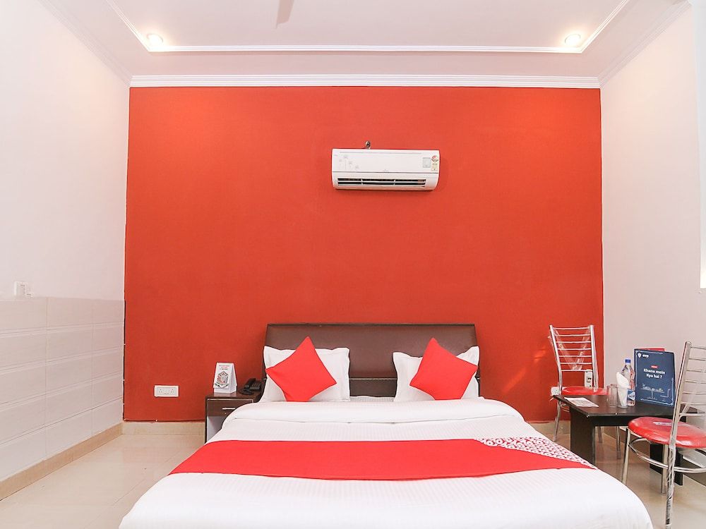 OYO 18851 Smart Signature Double or Twin Room 8