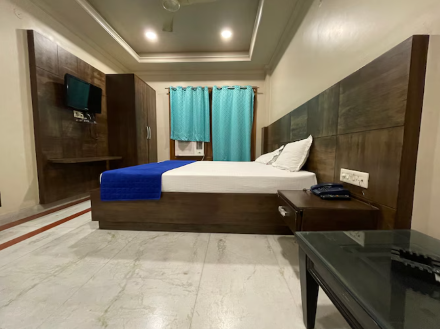 Hotel Elite New Deluxe AC Room