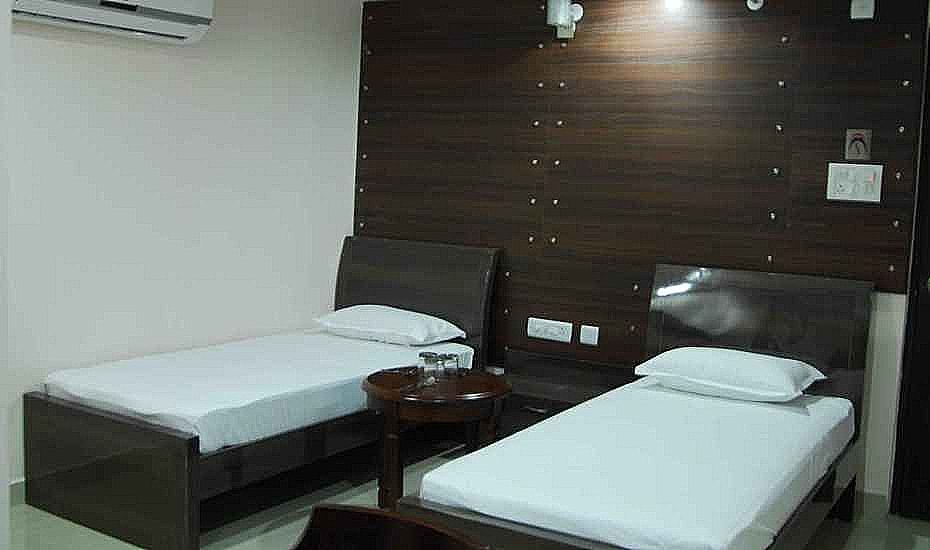 Hotel Kinara Grand - Vanasthalipuram Deluxe Rooms 5
