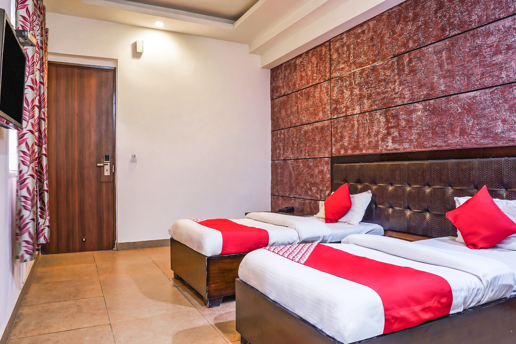 undefined OYO 18895 Hotel Kartikay Grand 9