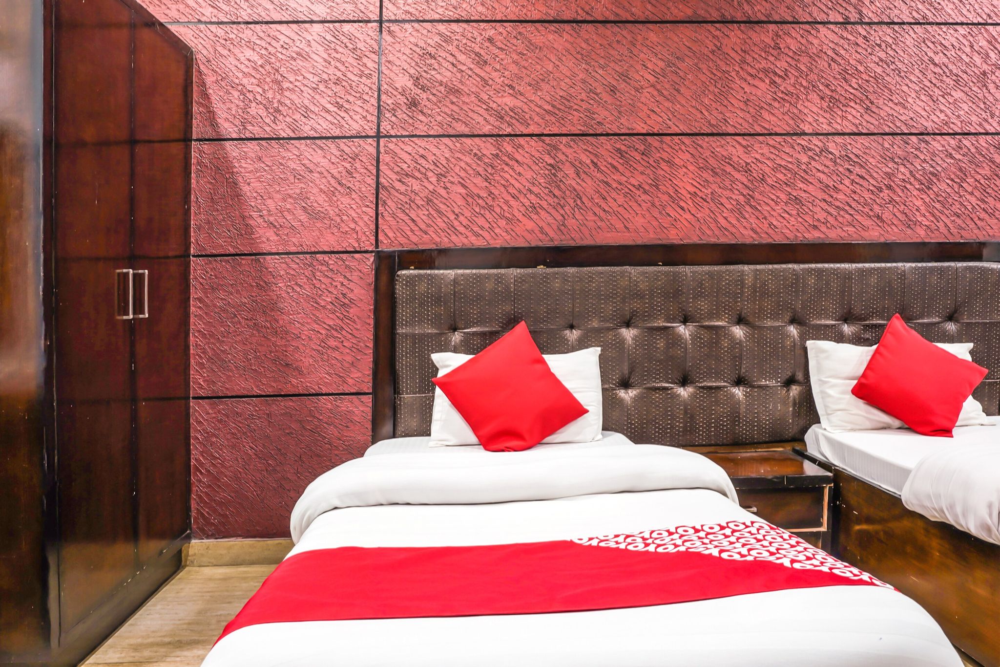 undefined OYO 18895 Hotel Kartikay Grand 5