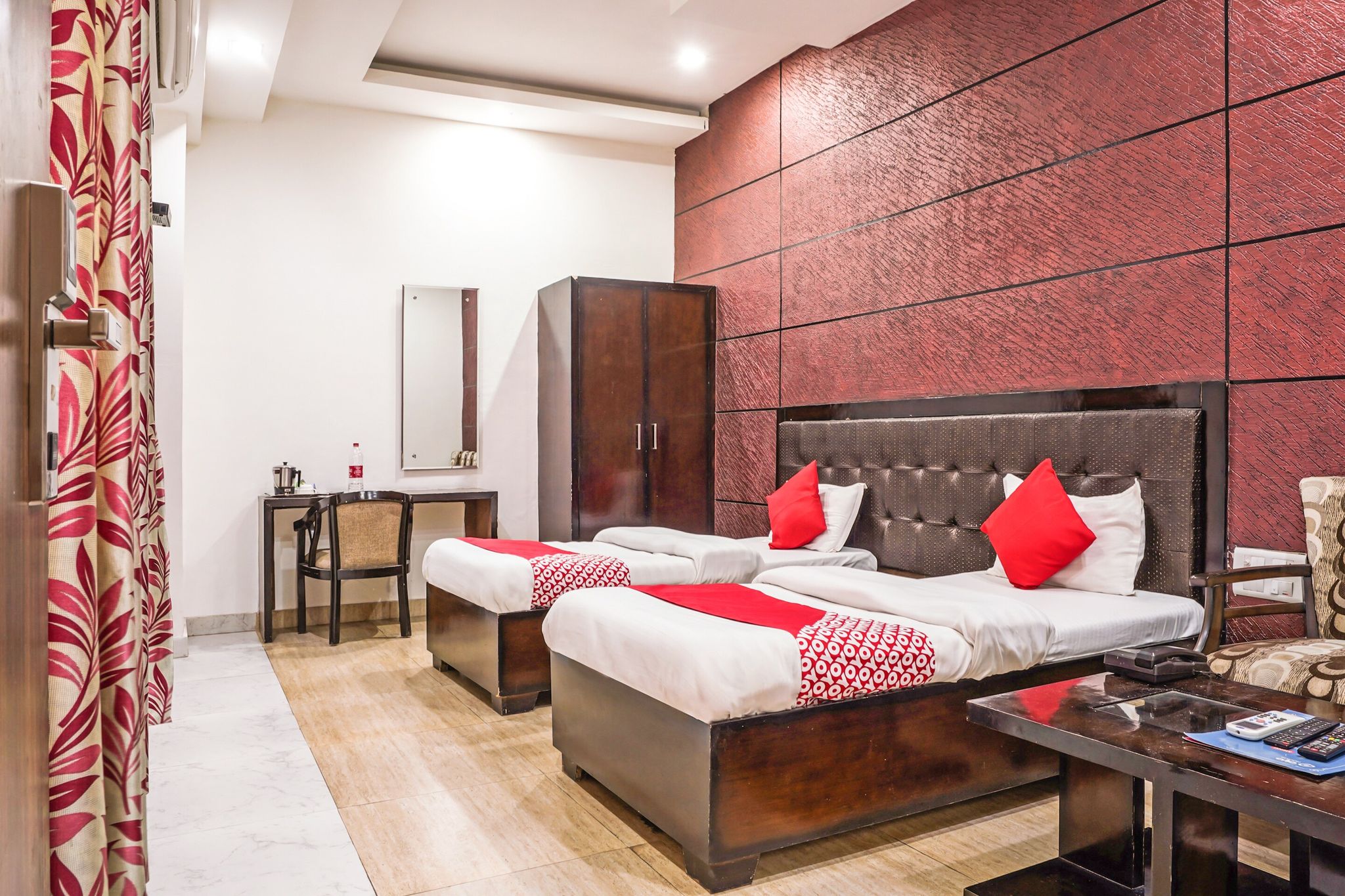 undefined OYO 18895 Hotel Kartikay Grand 7