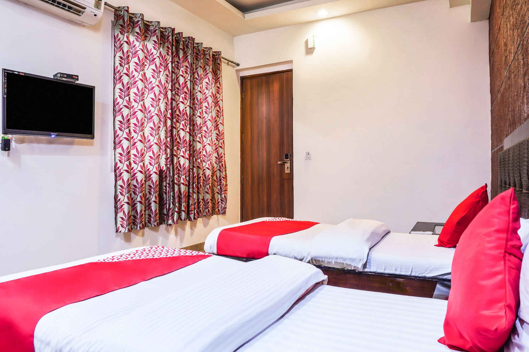 undefined OYO 18895 Hotel Kartikay Grand 10