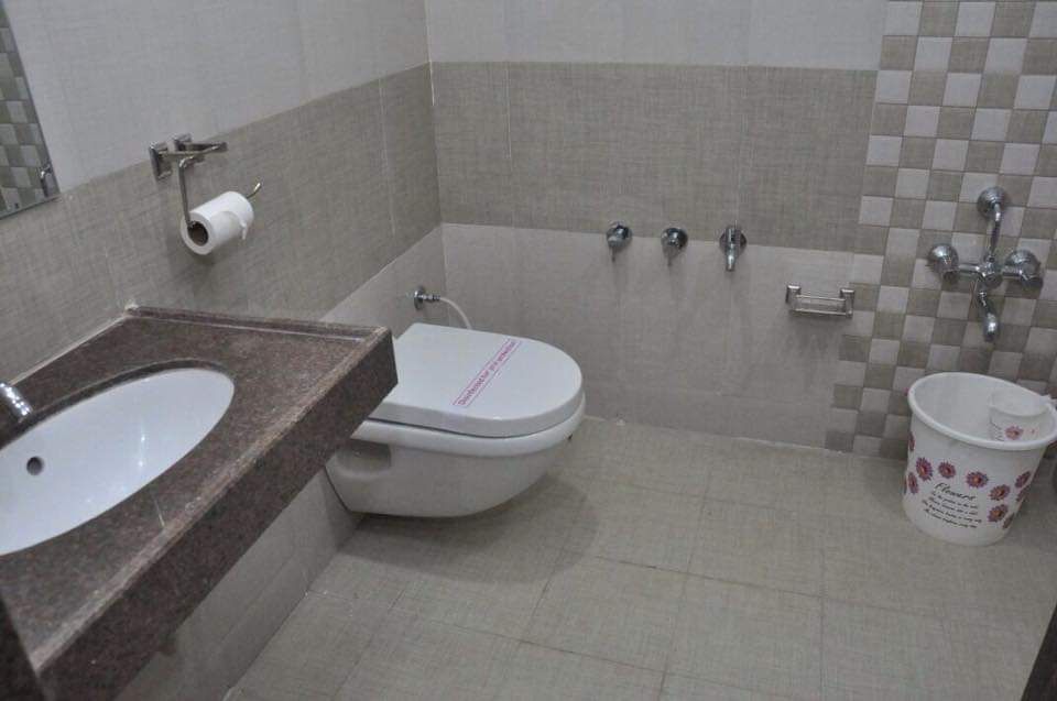 THE NEW HOLIDAY INN Super Deluxe Room 6