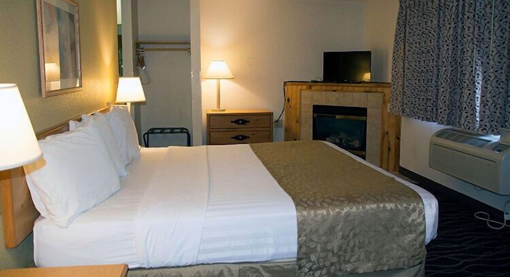 Boarders Inn & Suites by Cobblestone Hotels - Wautoma