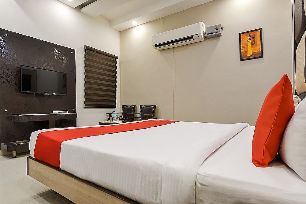 OYO 60737 Hotel Purple Residency Double or Twin Room 8