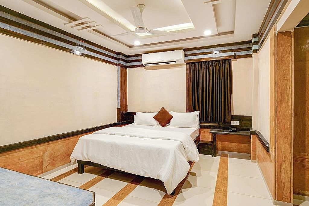 Hotel Yellow Lime Deluxe room 10