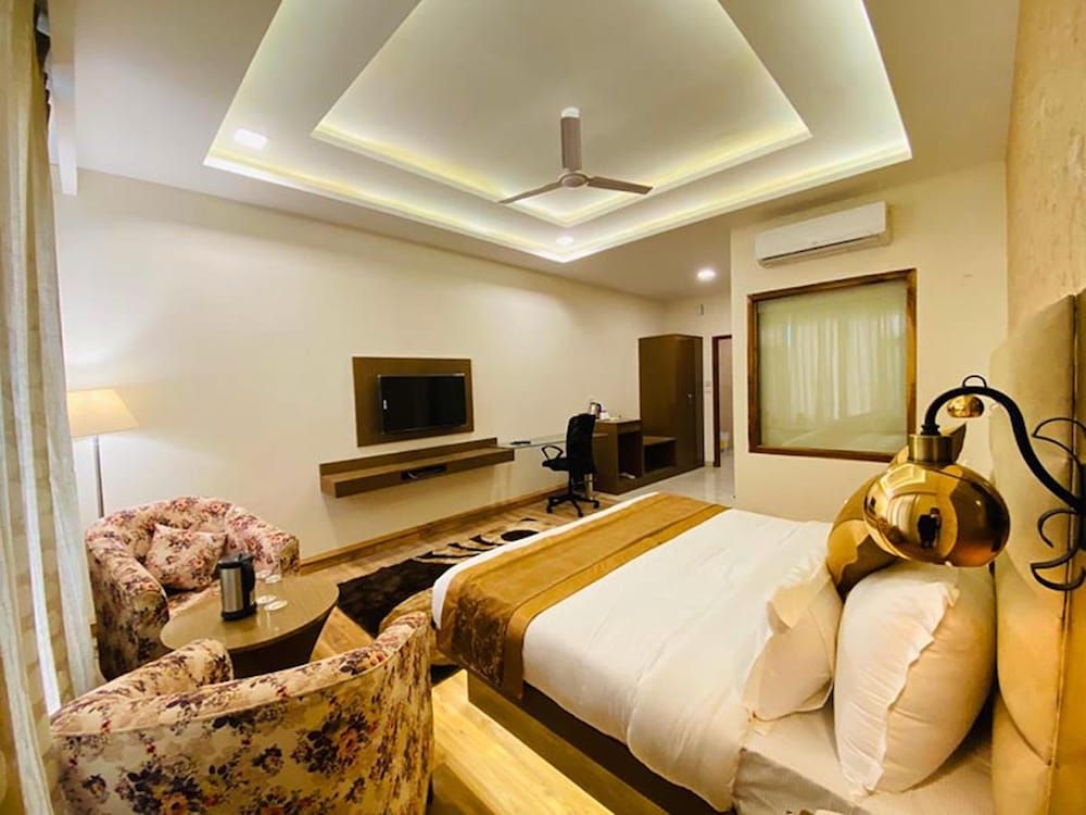 Royal Mansion  Premium Room 2