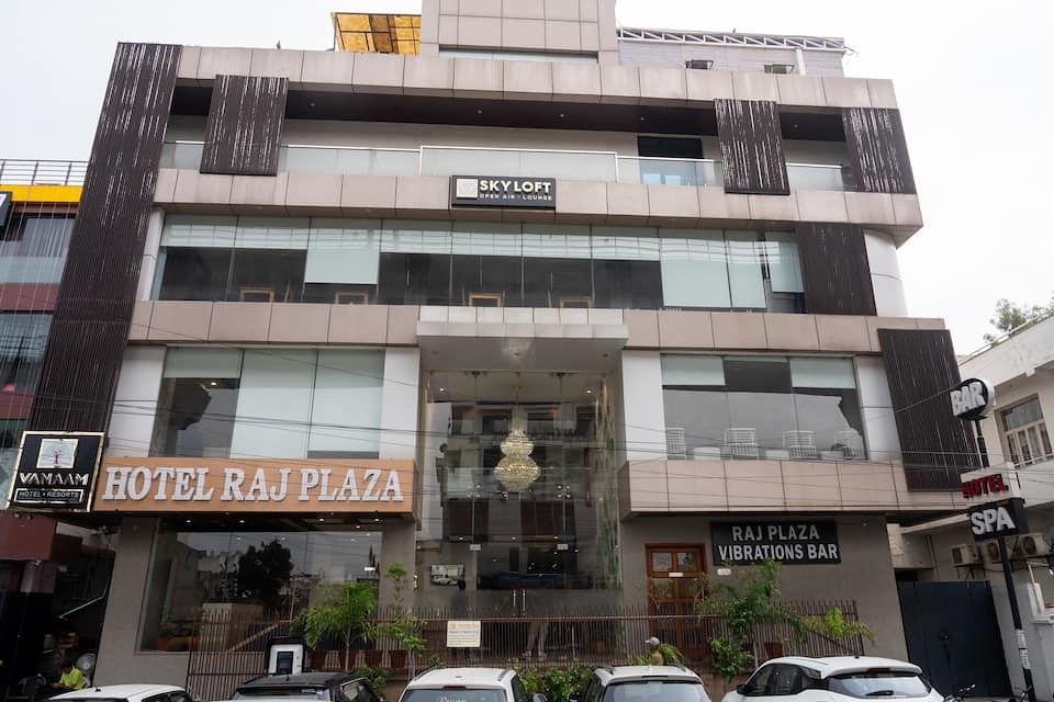 undefined Vanaam Hotel Raj Plaza
