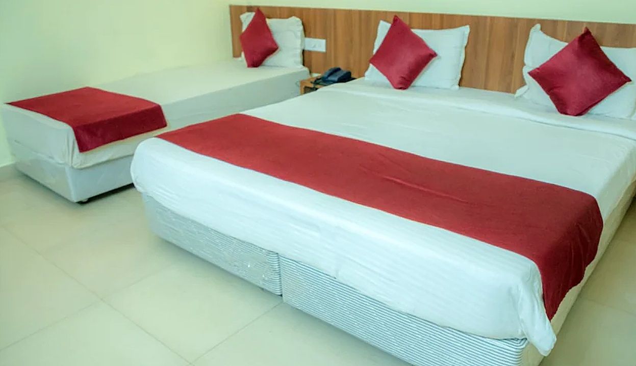 Delta Residency Super Dleuxe AC Room with WIFI 8