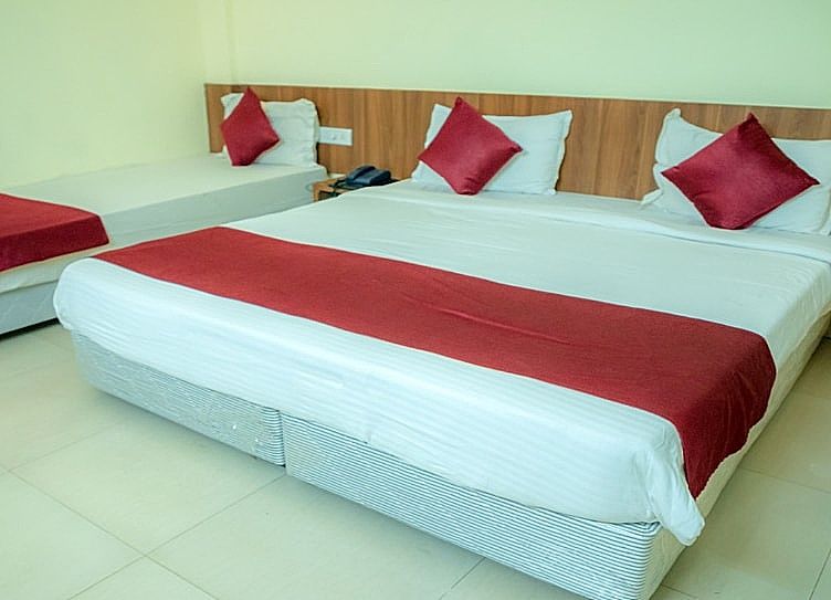 Delta Residency Super Dleuxe AC Room with WIFI 9