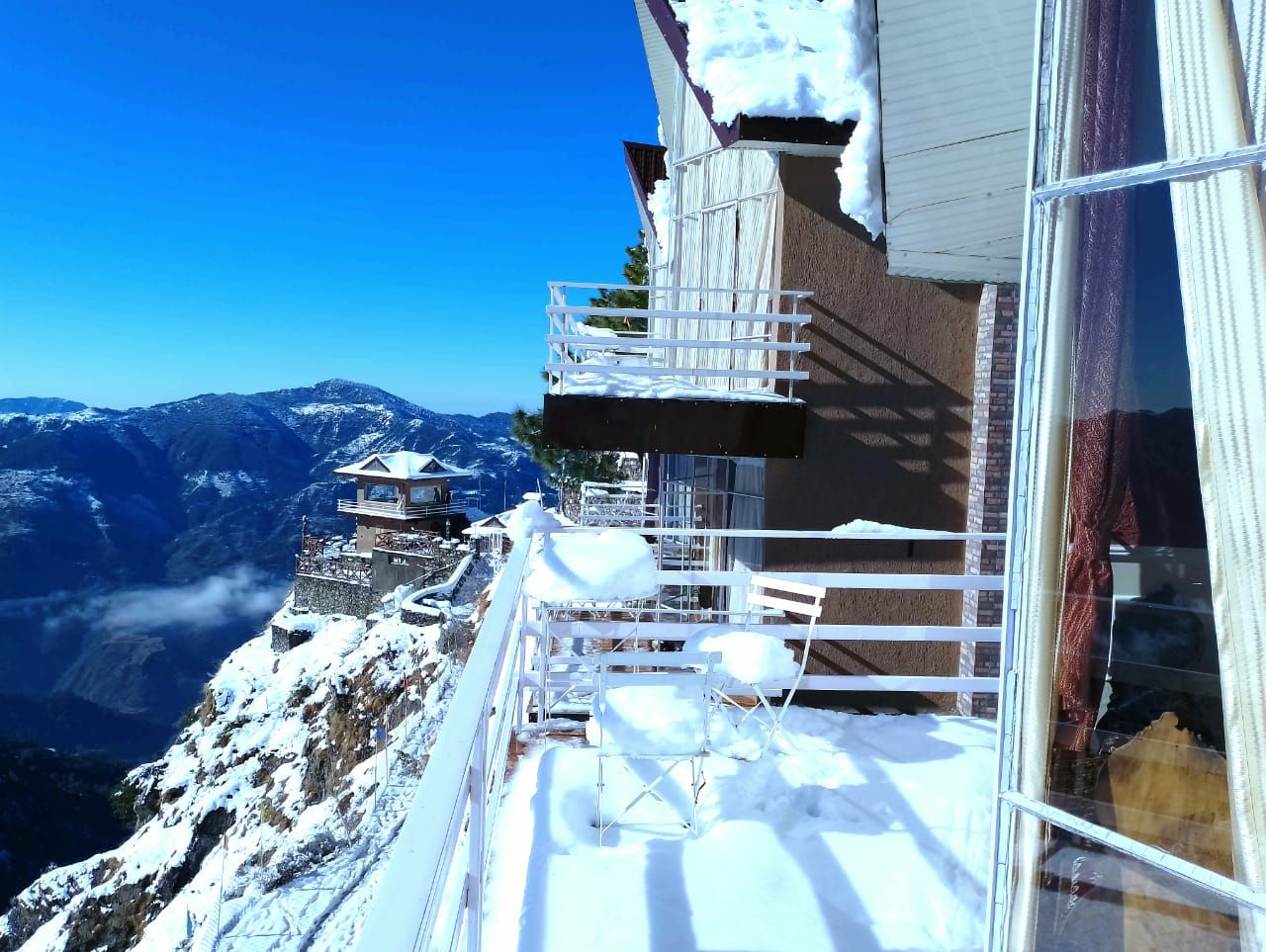 Kali Tibba Resort Lanai Premium Room (Private Balcony and Valley View ) 8