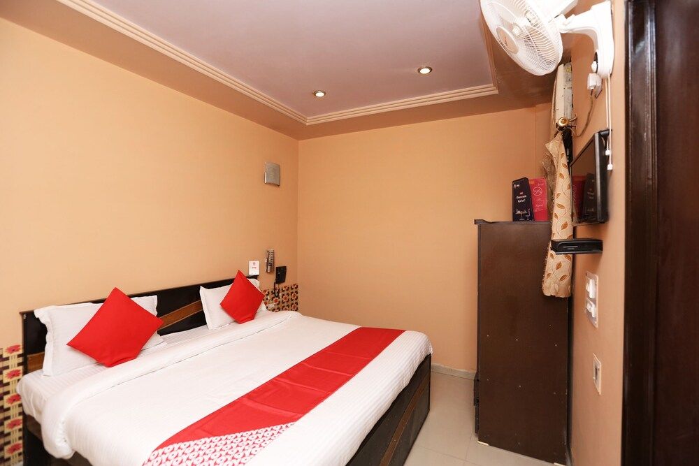 undefined OYO 18438 Radharani Guest House 8