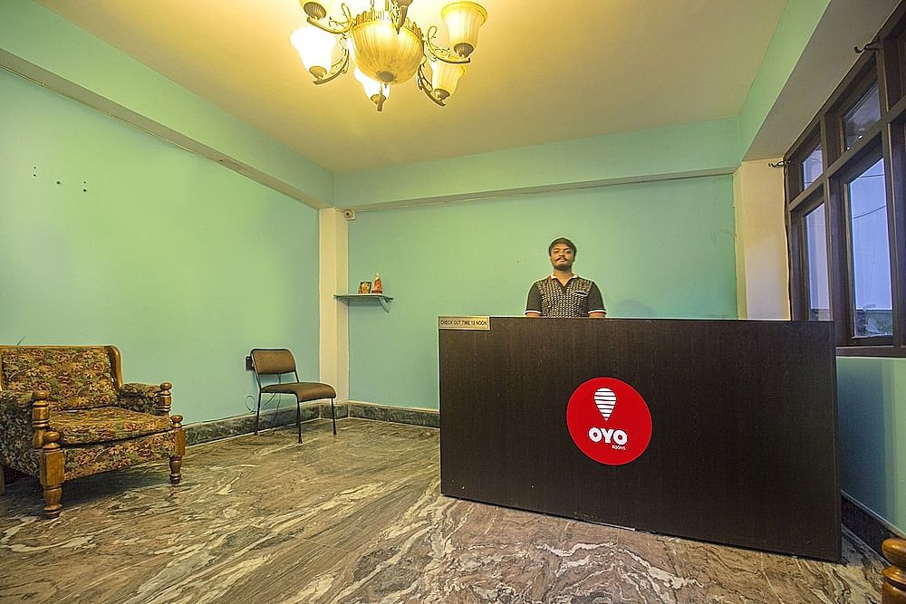 undefined OYO 18455 Hotel Golden Shangrila 3