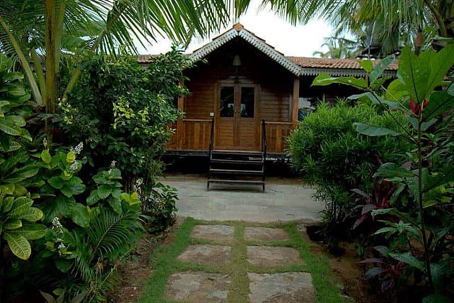 undefined Pele's Windsong Wooden Cottages 6