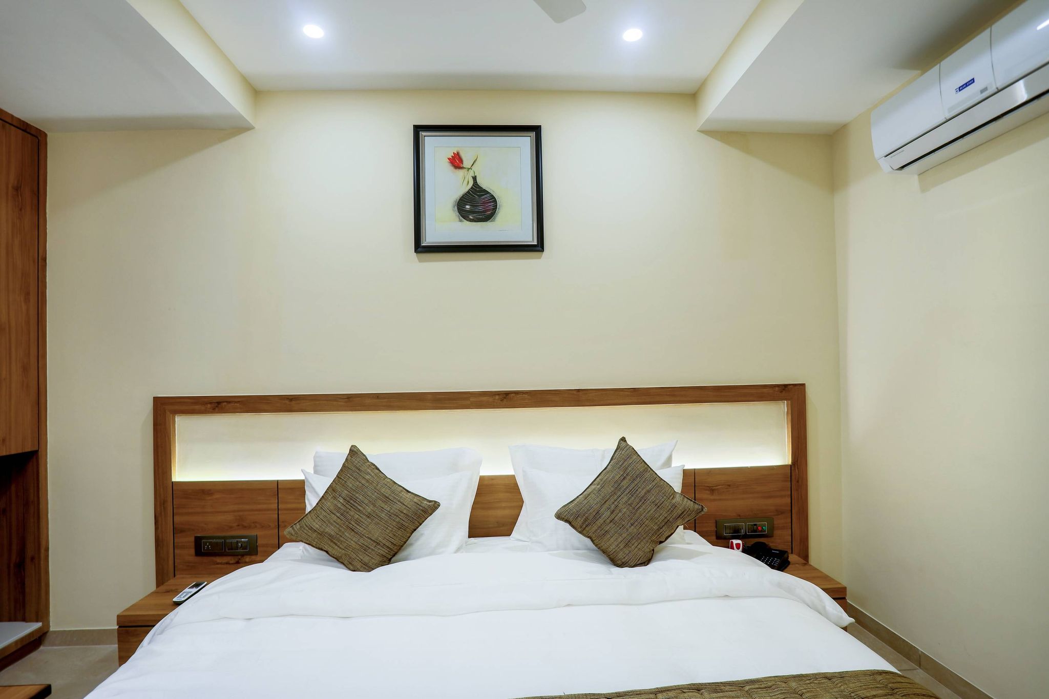 Hotel Kavery STANDARD AC BUSINESS ROOM 8