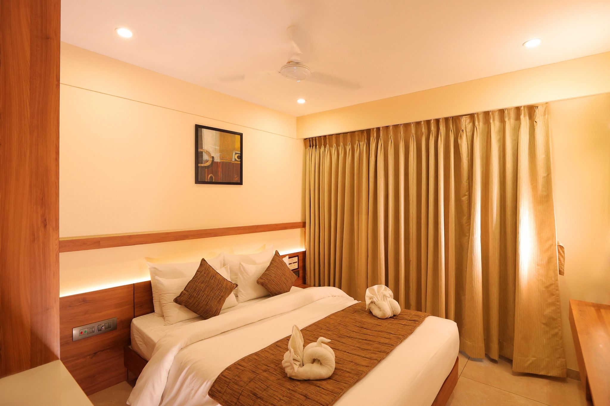 Hotel Kavery STANDARD AC BUSINESS ROOM