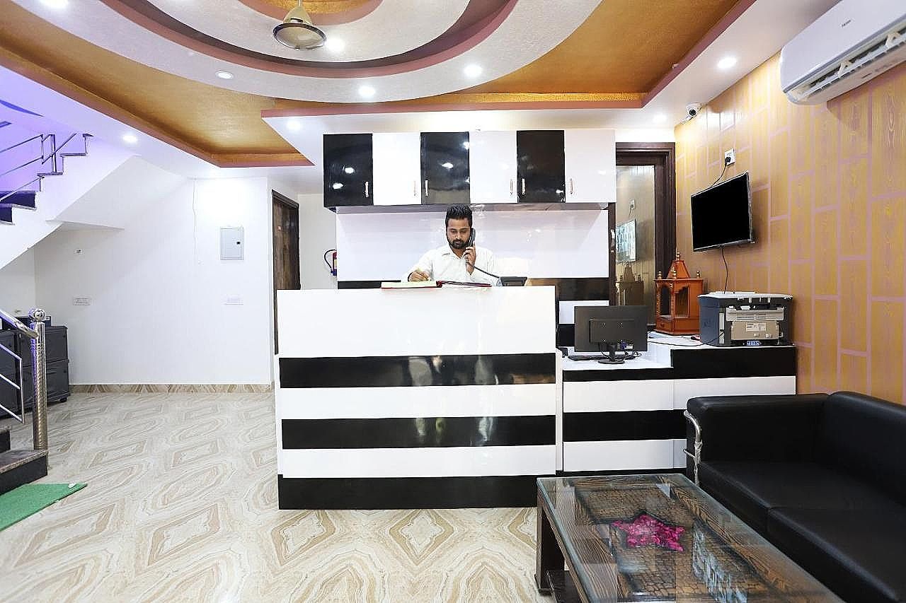 undefined Vaccinated Staff- OYO 42619 Diamond Key Residency 8