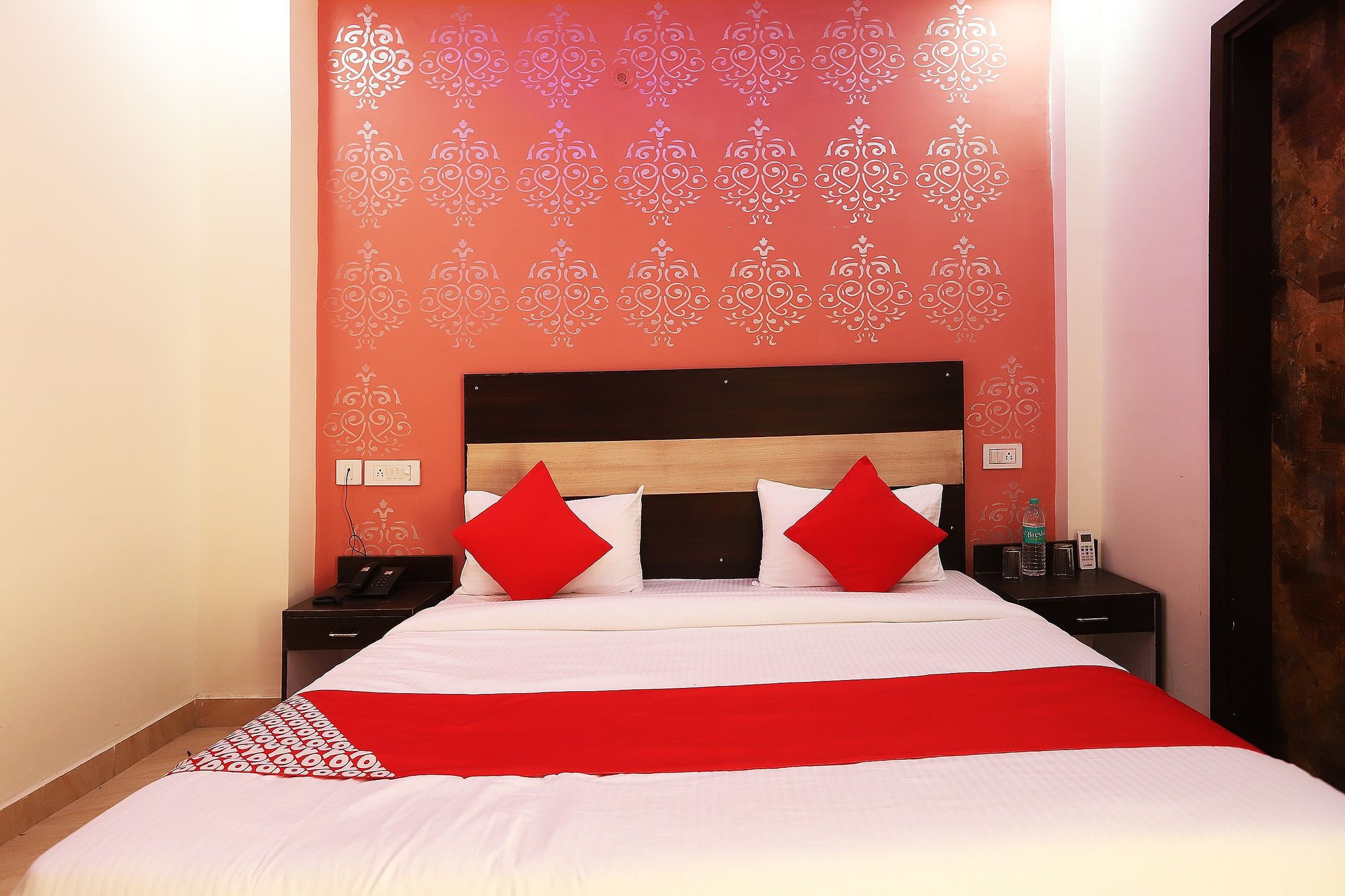 Vaccinated Staff- OYO 42619 Diamond Key Residency Classic 2