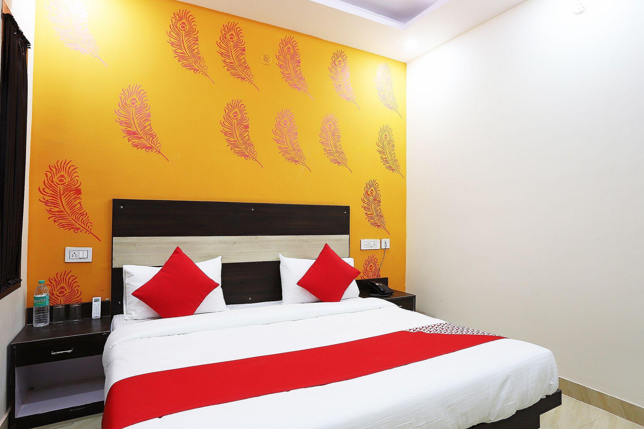 Vaccinated Staff- OYO 42619 Diamond Key Residency Classic 8