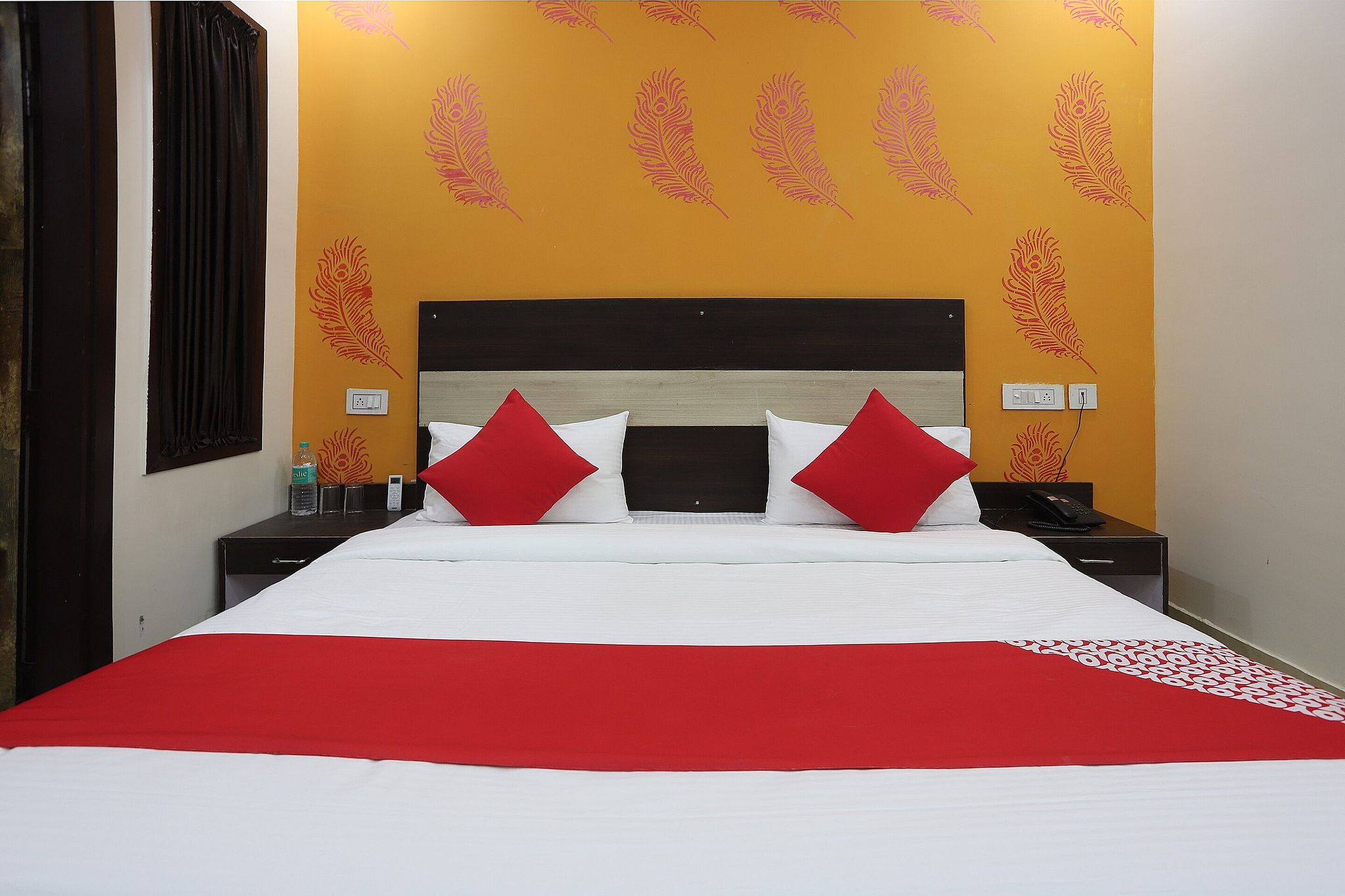 Vaccinated Staff- OYO 42619 Diamond Key Residency Classic 3