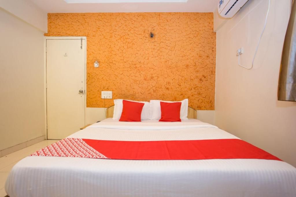 OYO 11499 Hotel Padma Krishna Classic Room 4