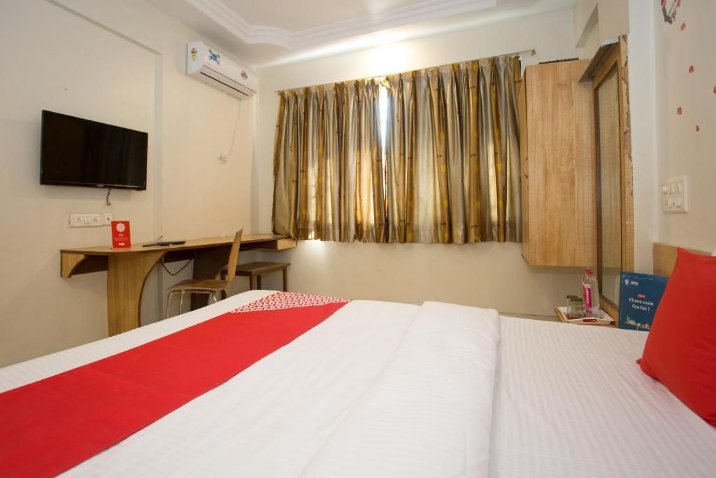 OYO 11499 Hotel Padma Krishna Deluxe Triple Room 3
