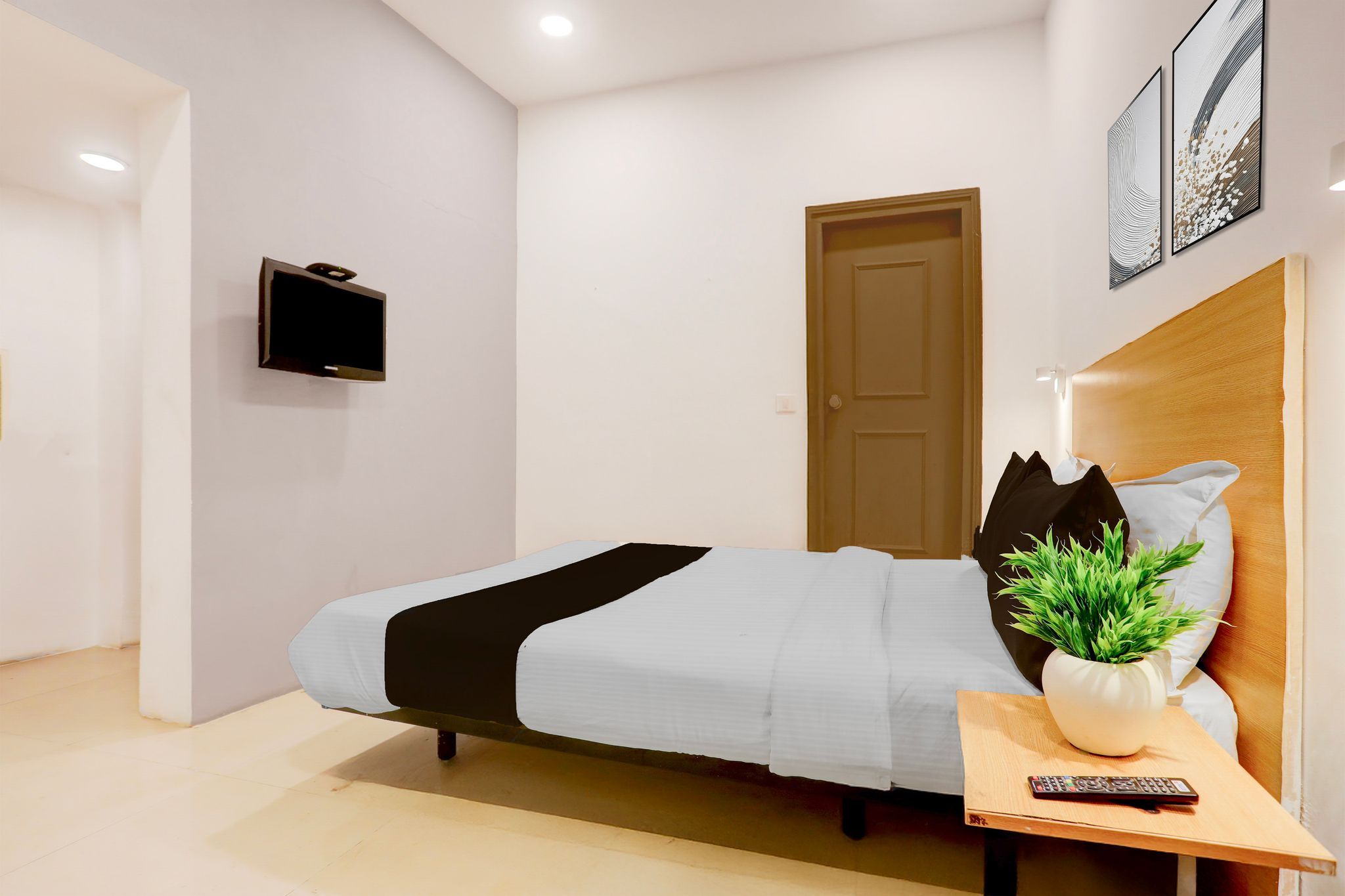 Super Townhouse Nagpur Junction Formerly Hotel Woodland Classic Triple Room 6