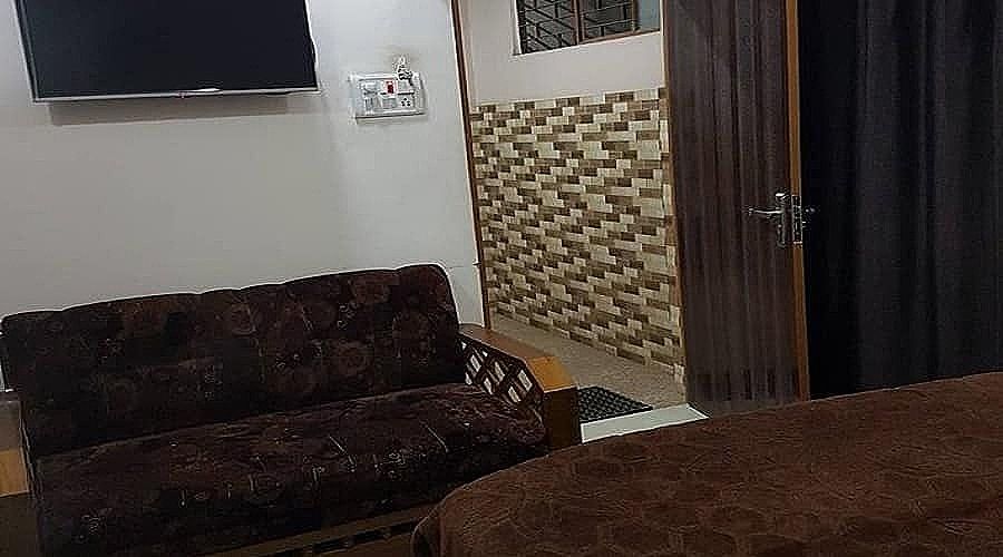 undefined Hotel H M International 2