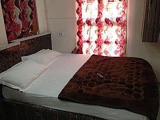 undefined Hotel H M International 9