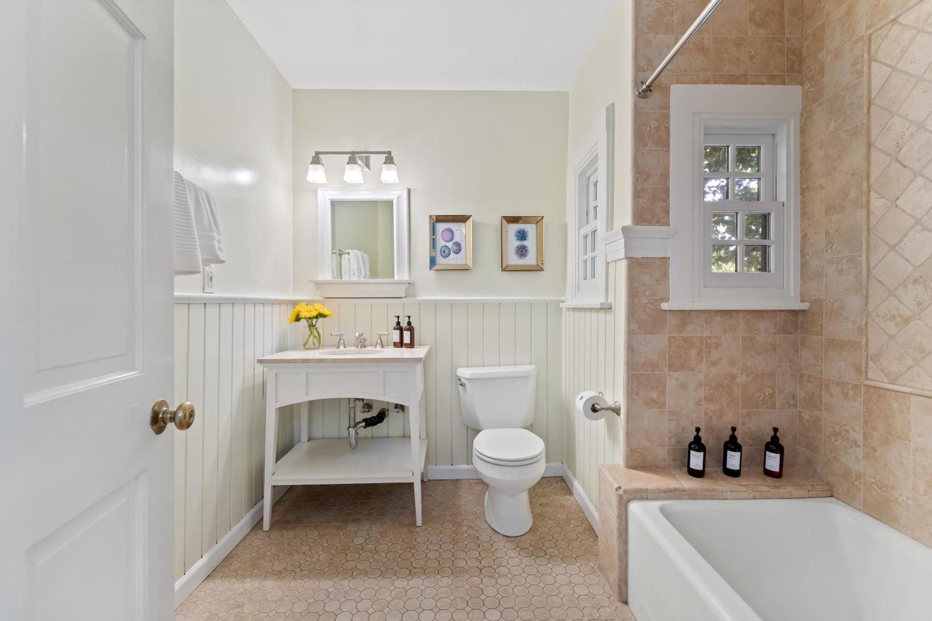 Channel Road Inn, A Four Sisters Inn Queen + Daybed 2