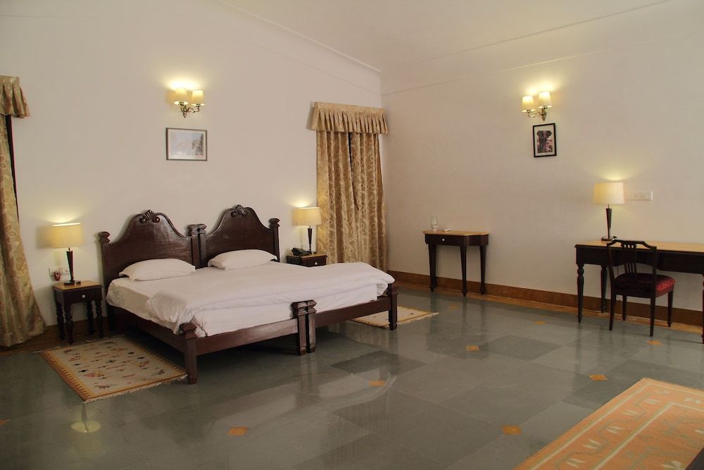 Jhadol Safari Camp Family Suite